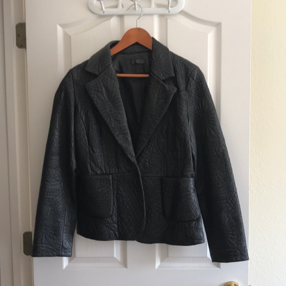Black 100% leather jacket with embroidery
